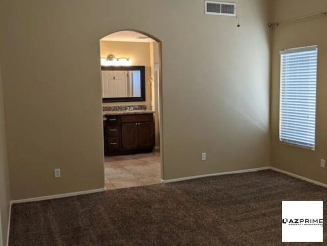 property at 3038 E Blackhawk Dr