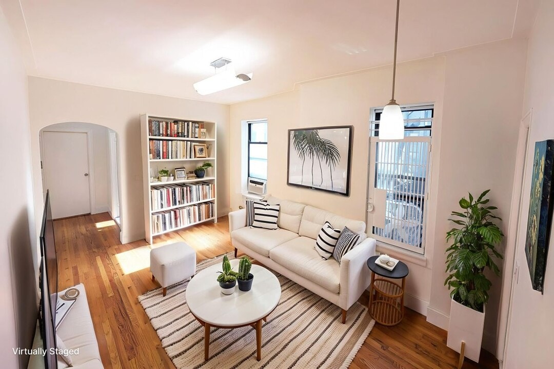 668 Riverside Dr in New York, NY - Building Photo