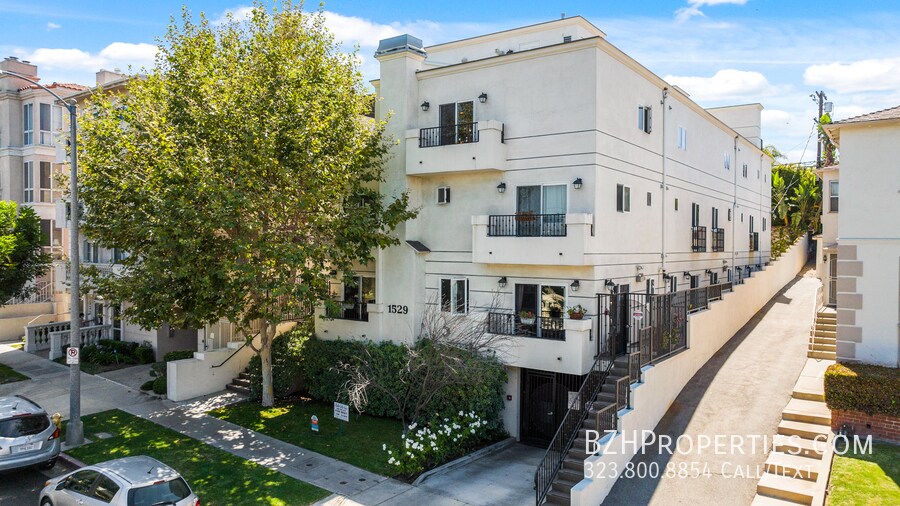 1529 S Beverly Dr in Los Angeles, CA - Building Photo