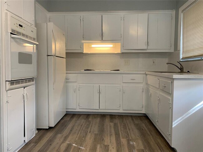 10618 98th Terrace in Seminole, FL - Building Photo - Building Photo