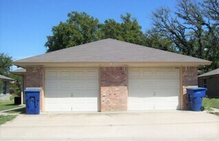 1002 W Avenue B, Unit 2 in Copperas Cove, TX - Building Photo