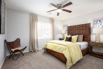 Battleground North in Greensboro, NC - Building Photo - Interior Photo