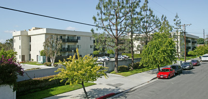 Reseda East Apartments in Reseda, CA - Building Photo - Building Photo