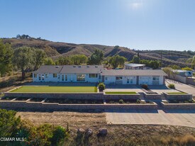 3836 Dalaway Dr in Moorpark, CA - Building Photo