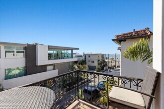 3101 Vista Dr in Manhattan Beach, CA - Foto de edificio - Building Photo