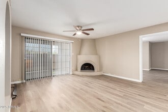 10410 N Cave Creek Rd in Phoenix, AZ - Building Photo - Building Photo