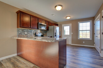 985 Big Sky Dr in Clarksville, TN - Building Photo - Building Photo