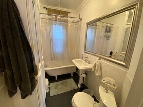 381 Highland Ave, Unit 2 in Somerville, MA - Building Photo - Building Photo
