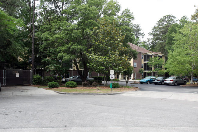 Haddon Hall Apartments in Wilmington, NC - Building Photo - Building Photo