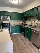 103 Peddlers Dr in Branford, CT - Building Photo - Building Photo