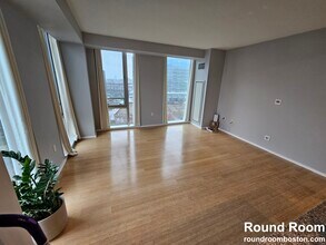 2 Earhart St, Unit 1003 in Cambridge, MA - Building Photo - Building Photo