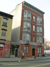 563 Manhattan Ave in Brooklyn, NY - Building Photo - Building Photo