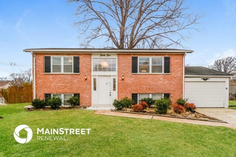 35 Bernie Cir in Maryland Heights, MO - Building Photo