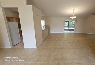 33 Fenwick Ln in Palm Coast, FL - Building Photo - Building Photo