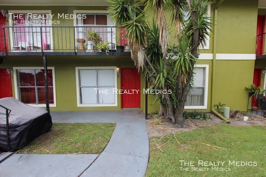 1896 CARALEE Blvd-Unit -#2 in Orlando, FL - Building Photo