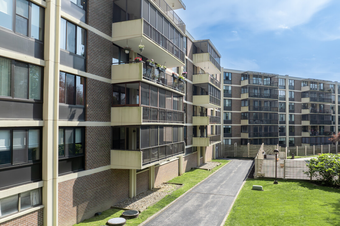 Briar House Condominium in Elkins Park, PA - Building Photo