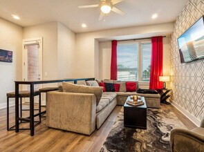 2135 24th Ave N, Unit SI ID1387453P in Nashville, TN - Foto de edificio - Building Photo