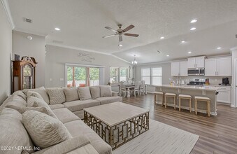 15599 Chir Pine Dr in Jacksonville, FL - Building Photo - Building Photo