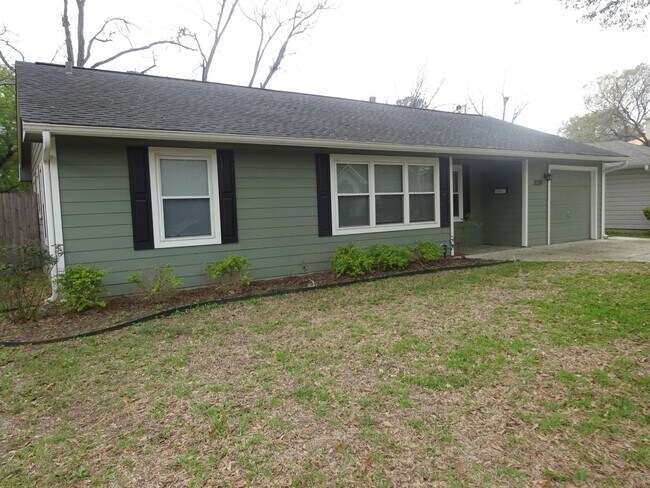 2231 Saxon Dr in Houston, TX - Building Photo - Building Photo