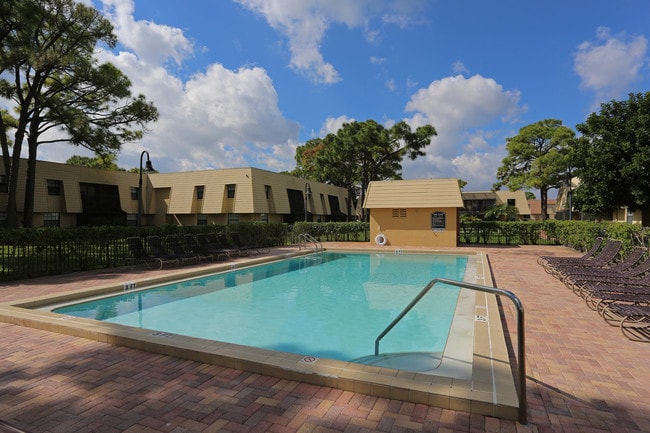 Palm Beach Gardens Apartments