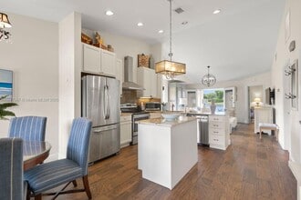 18551 Woodstream Dr in Boca Raton, FL - Building Photo - Building Photo