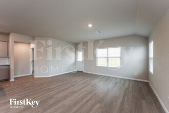 5553 Basil Chase in Saint Hedwig, TX - Building Photo - Building Photo