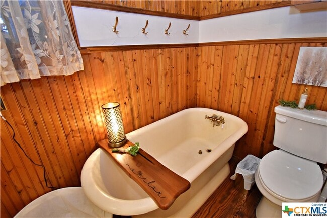 property at 1508 TX-46