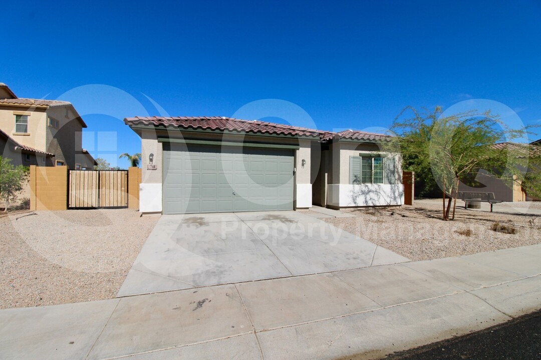744 E Diamond Dr in Casa Grande, AZ - Building Photo