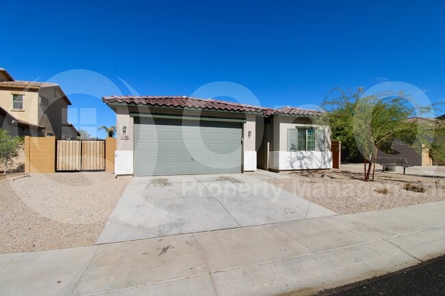 property at 744 E Diamond Dr