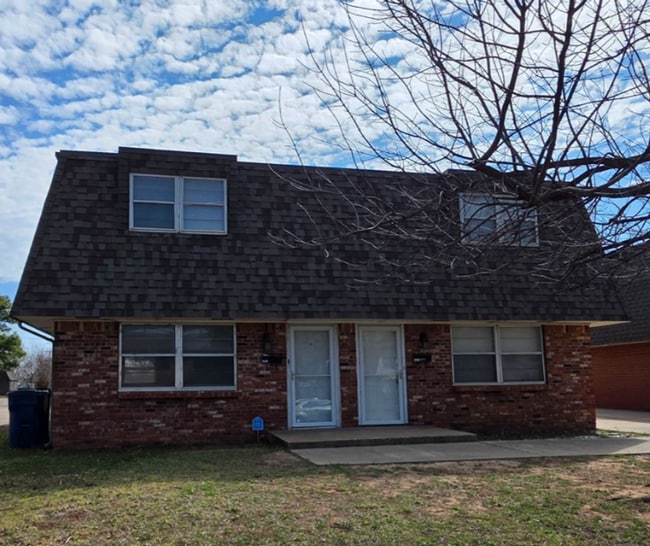 property at 2610 Elwood Dr