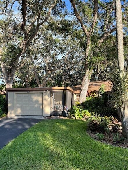 7061 Bright Creek Dr in Sarasota, FL - Building Photo