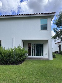 6827 Broadwater Ln in Greenacres, FL - Foto de edificio - Building Photo