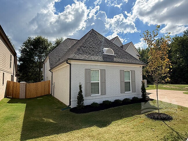 8021 Christian Ct in Olive Branch, MS - Foto de edificio - Building Photo