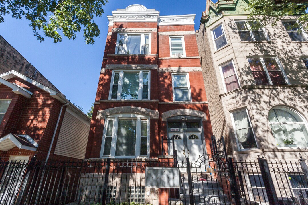 1310 N Artesian Ave, Unit 1R in Chicago, IL - Building Photo