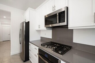 76305 Columbia Dr in Palm Desert, CA - Building Photo - Building Photo