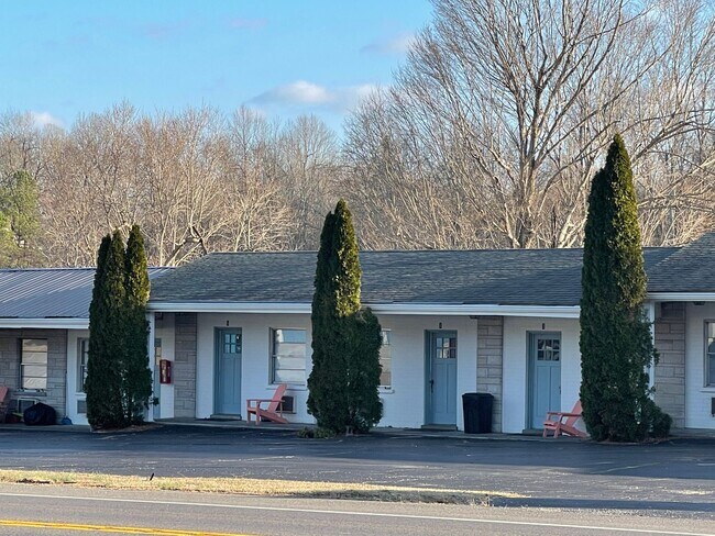 4975 US-62 in Kuttawa, KY - Building Photo - Building Photo