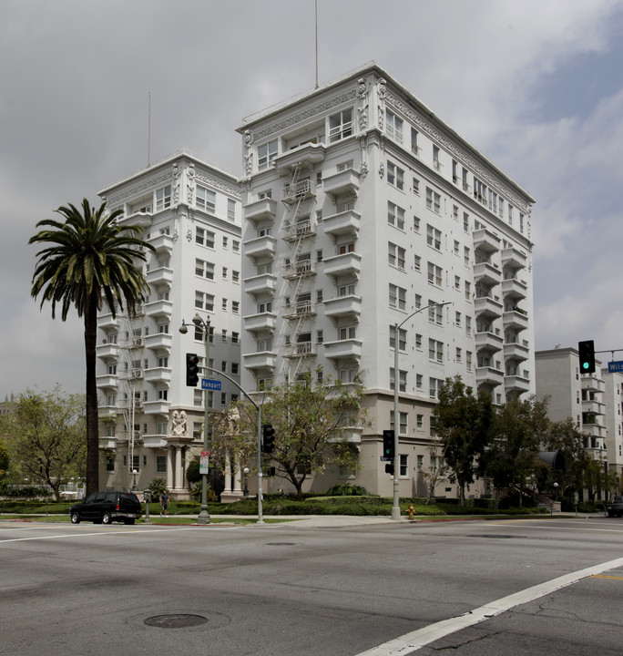 Bryson Family Apartments in Los Angeles, CA - Foto de edificio