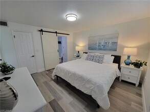 200 Forest Lakes Blvd in Naples, FL - Building Photo - Building Photo