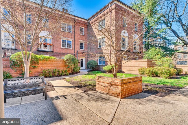 property at 1105 N Pitt St