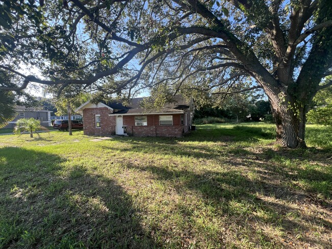 122 E Bullard Ave in Lake Wales, FL - Building Photo - Building Photo