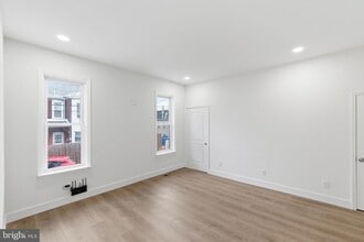 213 Hermitage St in Philadelphia, PA - Building Photo - Building Photo