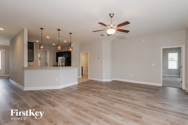 5812 Valentino Way in Lakeland, FL - Building Photo - Building Photo