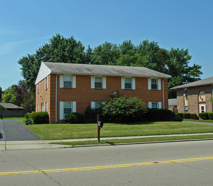 2070 Hewitt Ave in Dayton, OH - Building Photo