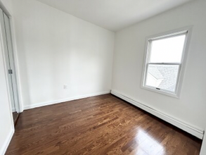 269 Bolton St, Unit #2B in Boston, MA - Foto de edificio - Building Photo