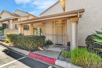 5440 Baltimore Dr in La Mesa, CA - Building Photo - Building Photo