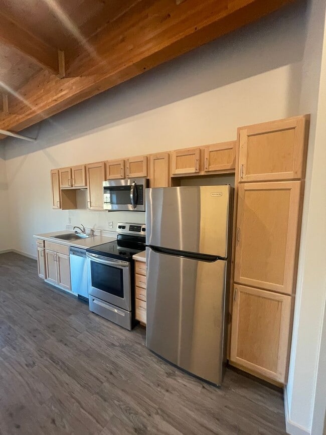 101 N Main St in Le Sueur, MN - Foto de edificio - Building Photo