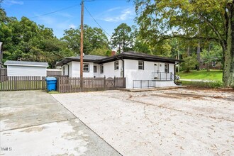 2703 Broad St in Durham, NC - Building Photo - Building Photo