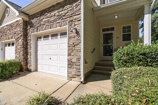 102 Jamison Woods Ln in Apex, NC - Building Photo