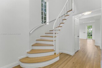 6675 Roxbury Ln in Miami Beach, FL - Building Photo - Building Photo