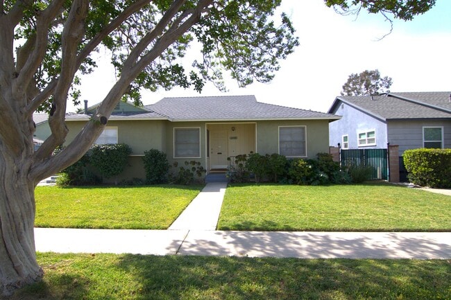 17106 Willard St in Los Angeles, CA - Building Photo - Building Photo